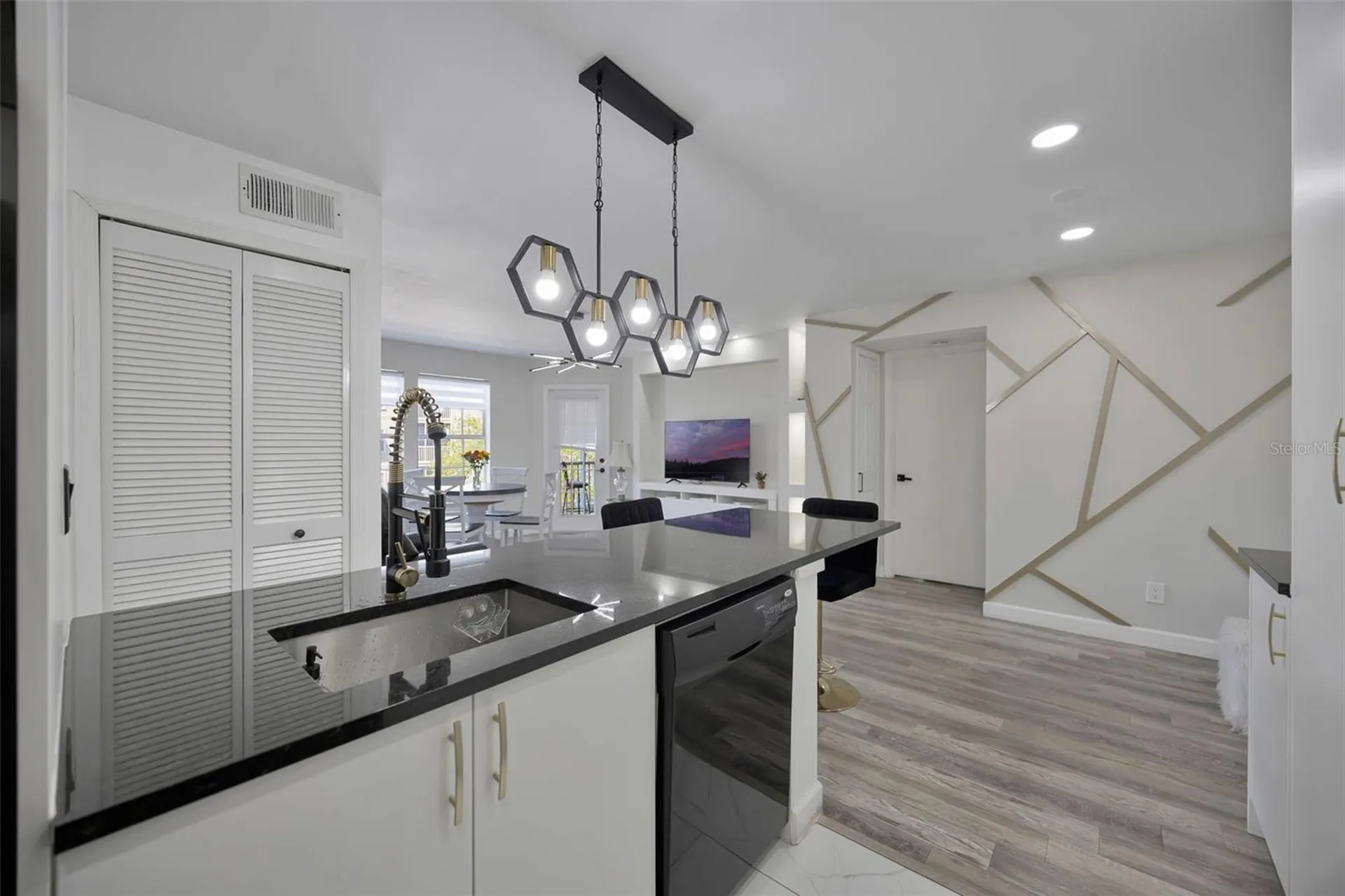 6142 Westgate Drive Orlando FL 32835