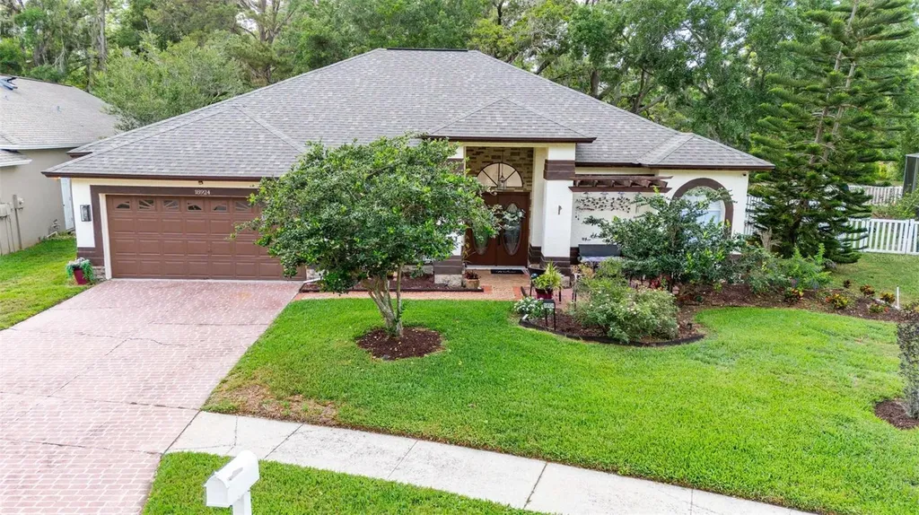 18924 Fairwood Court Tampa FL 33647