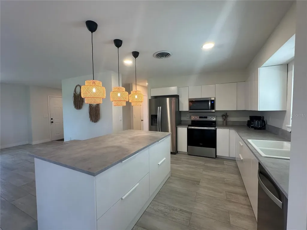 65 Oakland Hills Place Rotonda West FL 33947