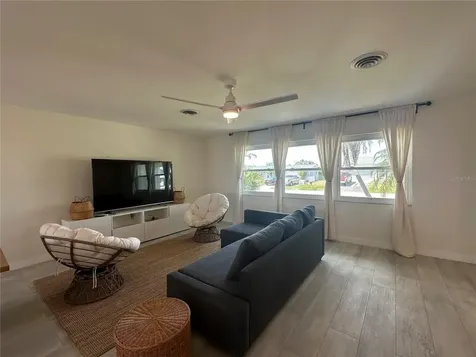 65 Oakland Hills Place Rotonda West FL 33947