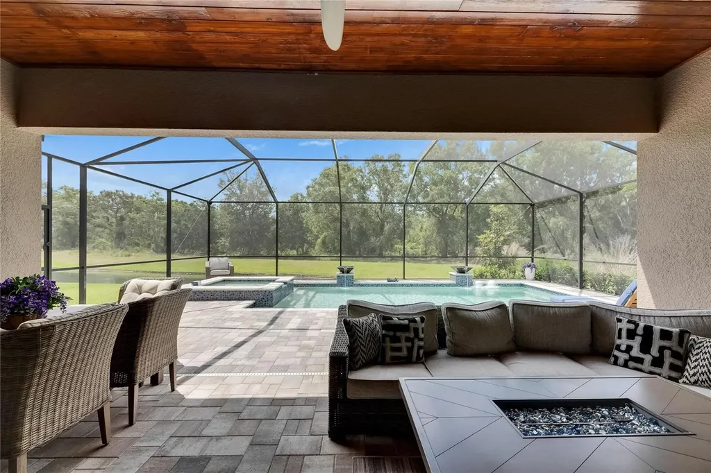 14421 Swiss Bridge Drive Lithia FL 33547