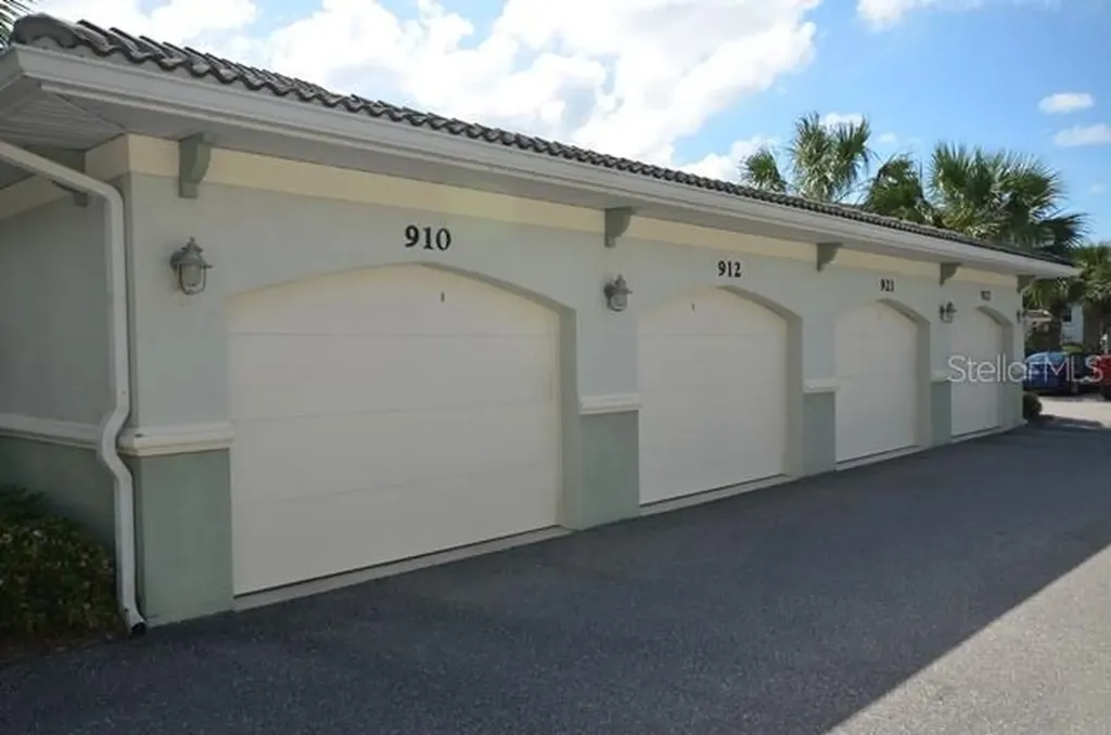 900 Gardens Edge Drive Venice FL 34285