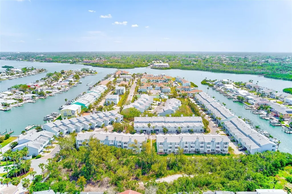 615 Garland Circle Indian Rocks Beach FL 33785