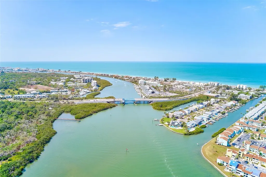 615 Garland Circle Indian Rocks Beach FL 33785