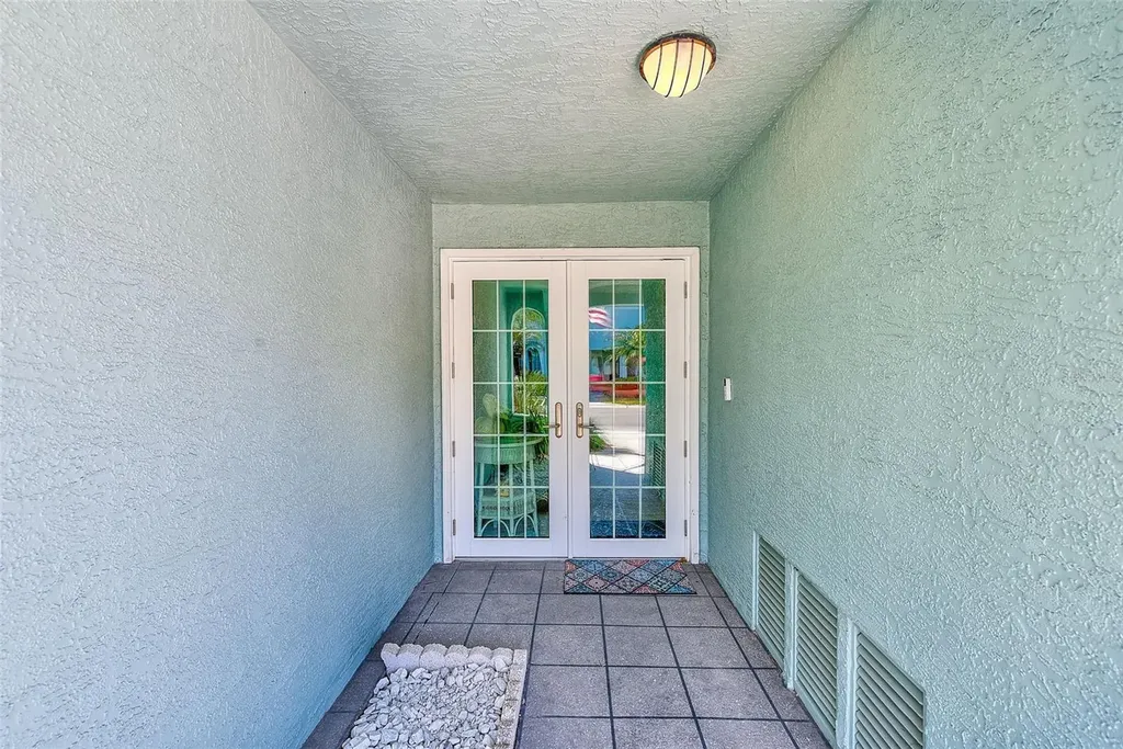 615 Garland Circle Indian Rocks Beach FL 33785