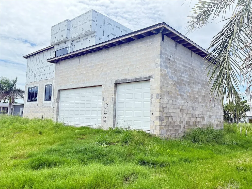 242 Bangsberg Road SE Port Charlotte FL 33952