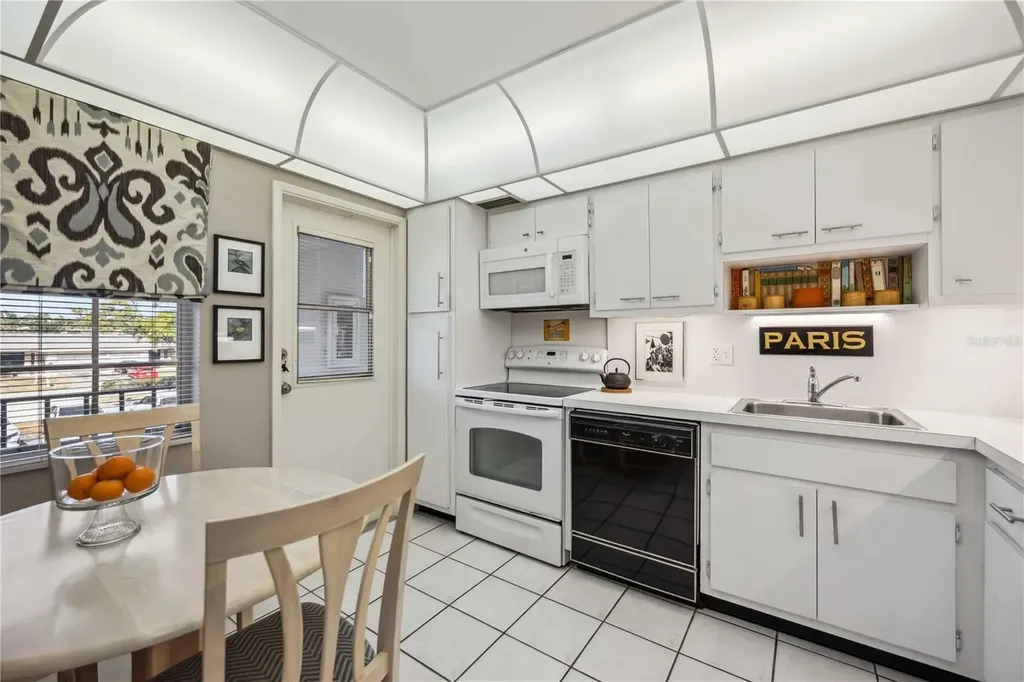 7461 W Country Club Drive N Sarasota FL 34243