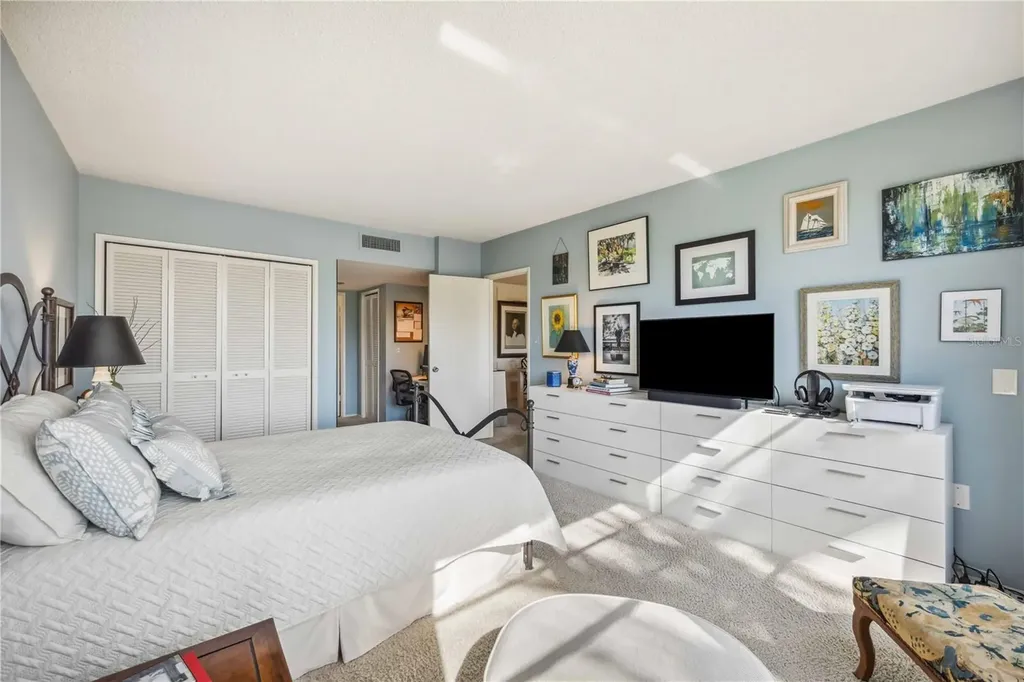 7461 W Country Club Drive N Sarasota FL 34243