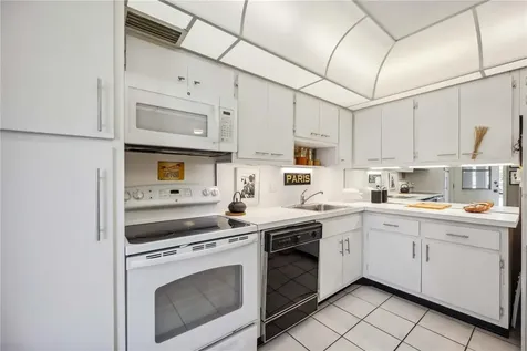 7461 W Country Club Drive N Sarasota FL 34243