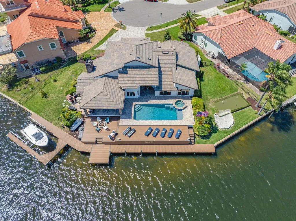 4803 Longwater Way Tampa FL 33615