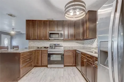 243 W Martin Street Apopka FL 32712