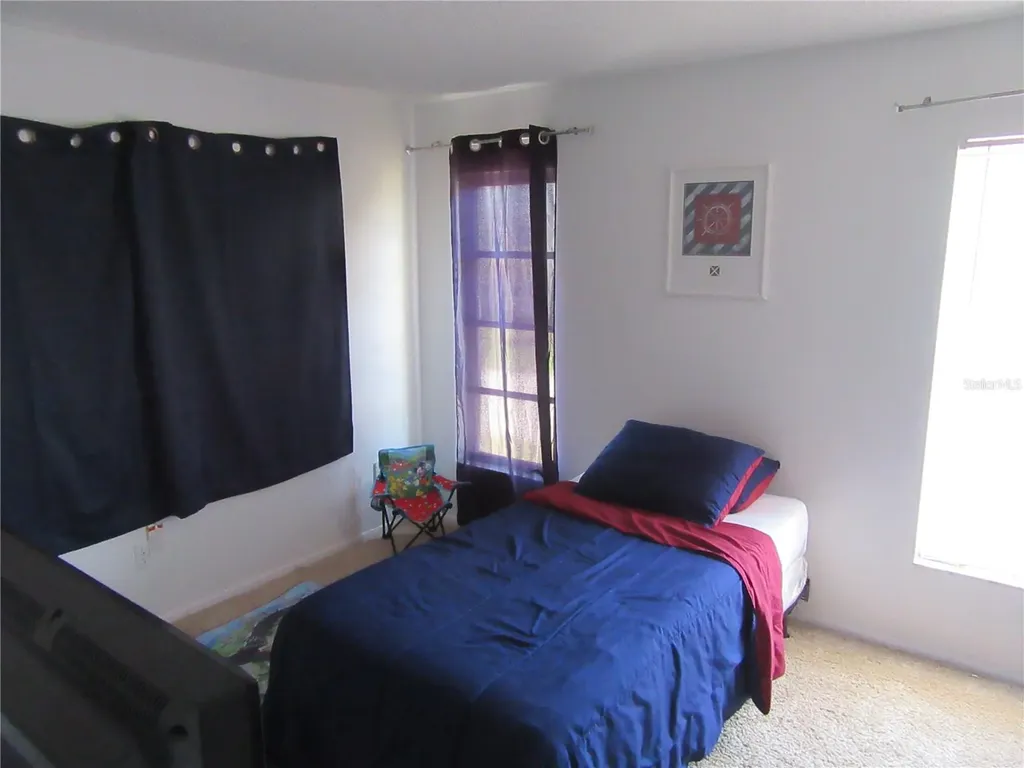 463 76th Avenue N St Petersburg FL 33702