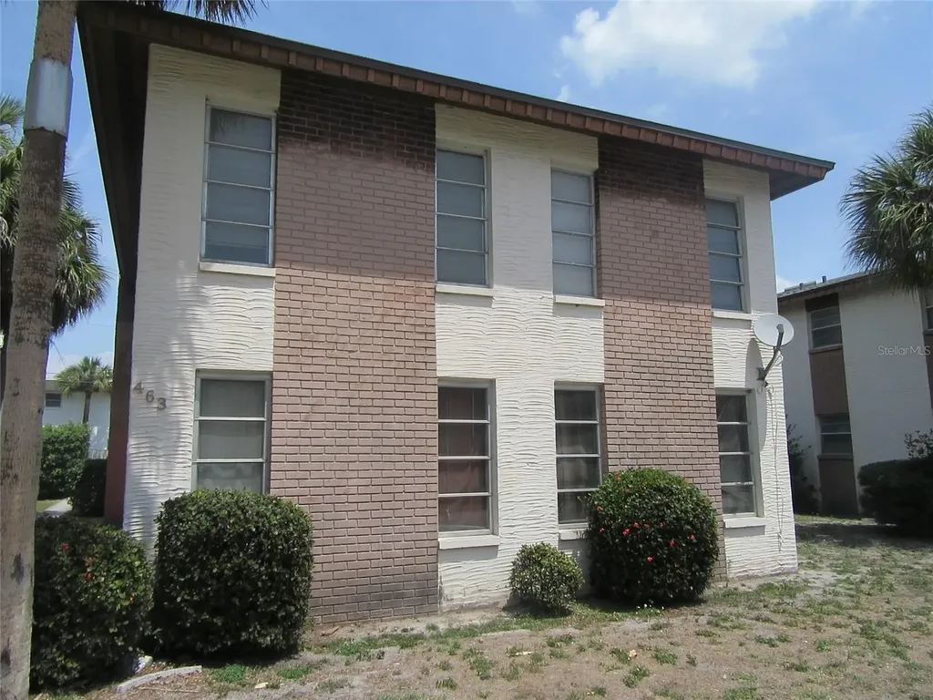 463 76th Avenue N St Petersburg FL 33702