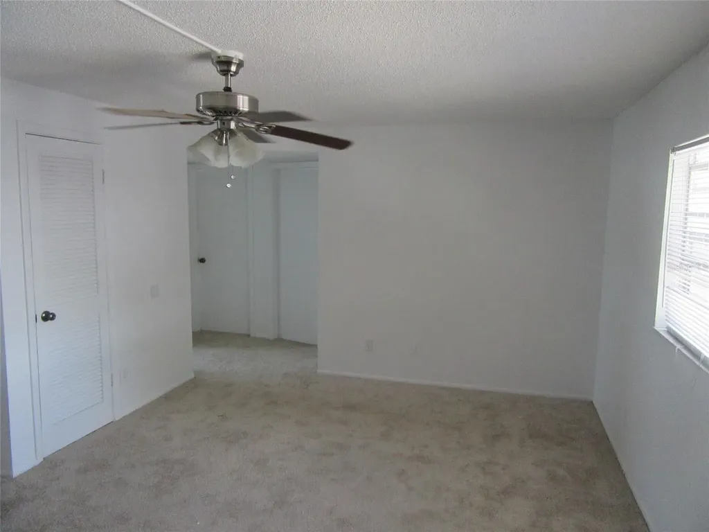 463 76th Avenue N St Petersburg FL 33702