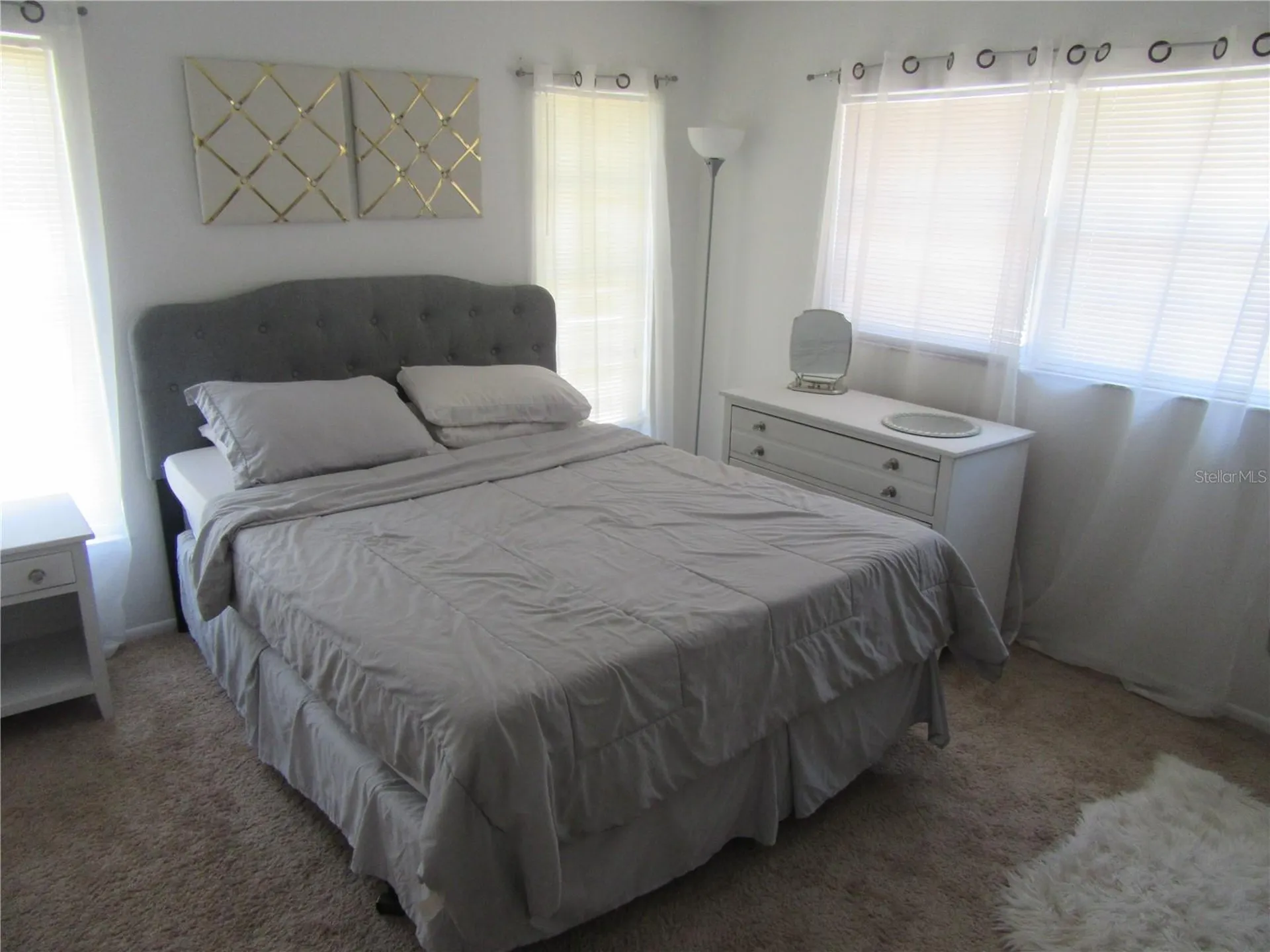 463 76th Avenue N St Petersburg FL 33702