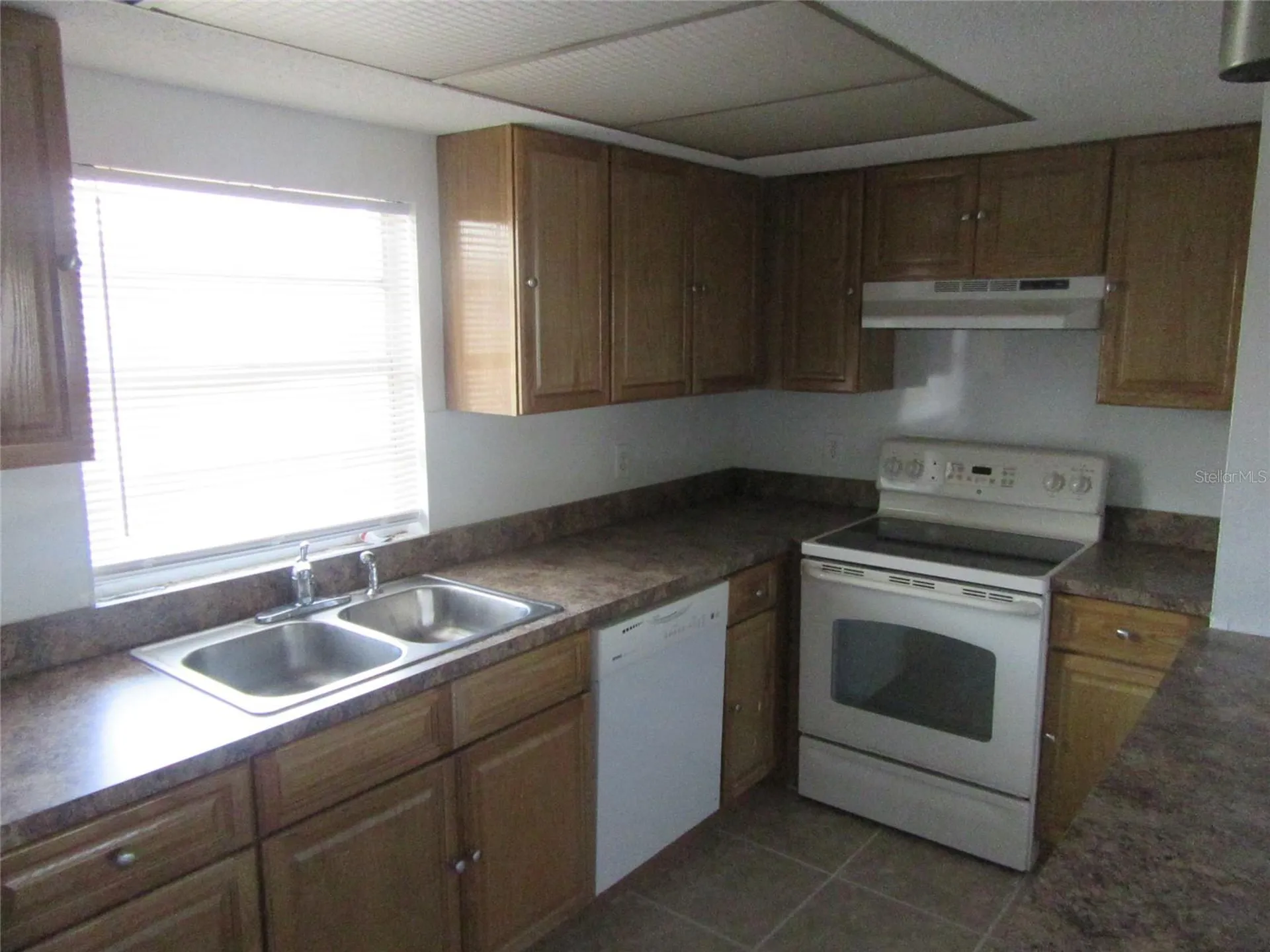 463 76th Avenue N St Petersburg FL 33702