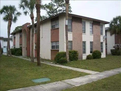 463 76th Avenue N St Petersburg FL 33702