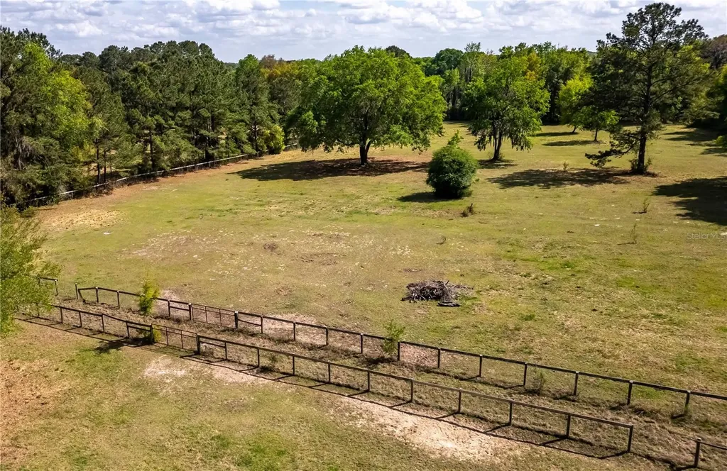 6124 NW 160th Street Reddick FL 32686