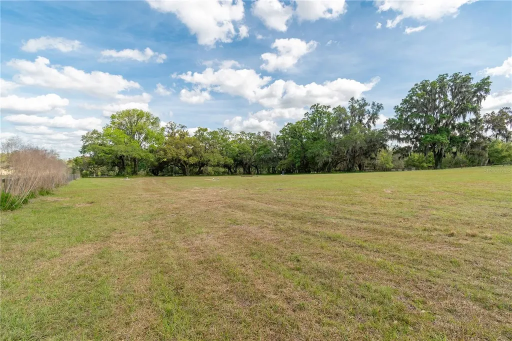 6124 NW 160th Street Reddick FL 32686
