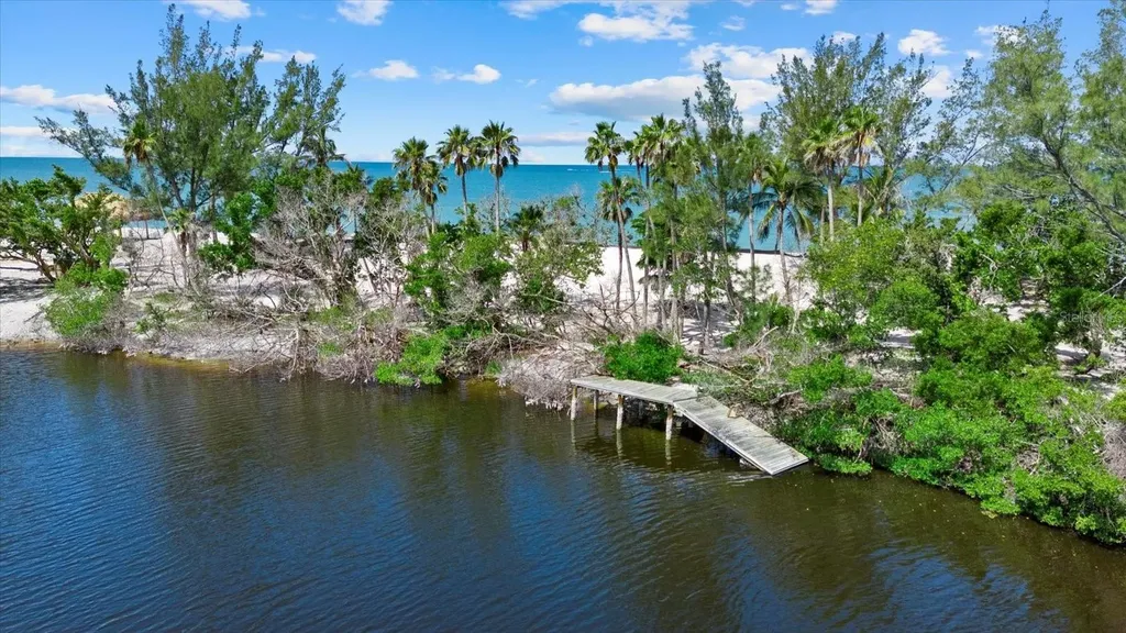 8440 Sanderling Road Sarasota FL 34242