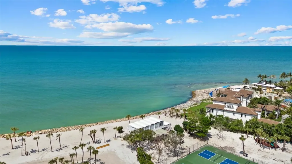 8440 Sanderling Road Sarasota FL 34242