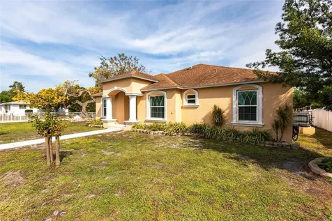 5253 1st Avenue N St Petersburg FL 33710
