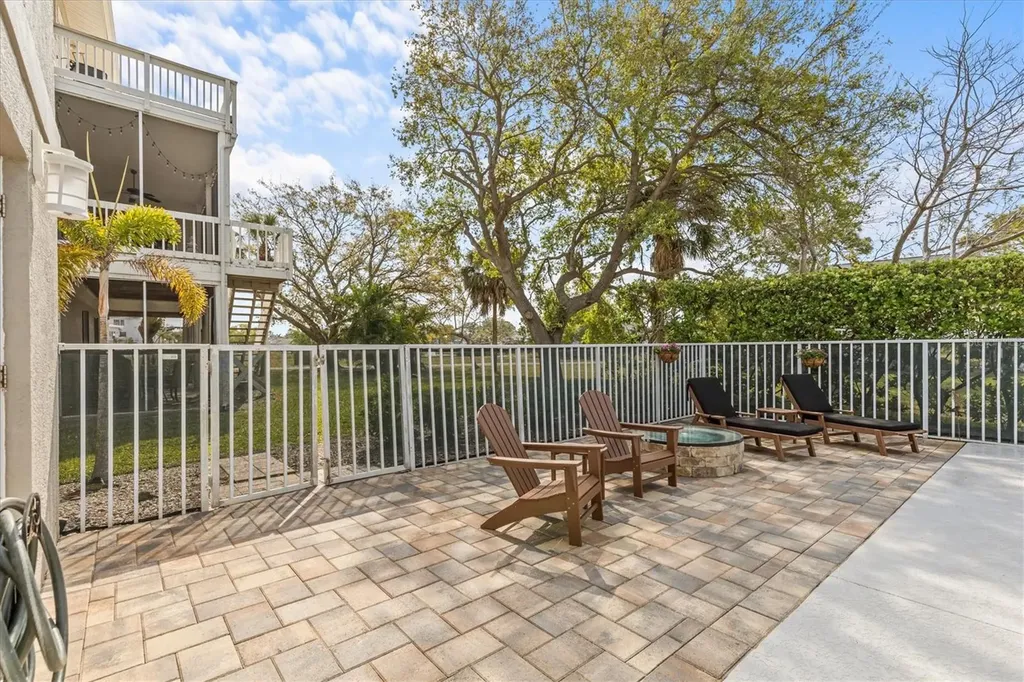 2050 N Pointe Alexis Drive Tarpon Springs FL 34689