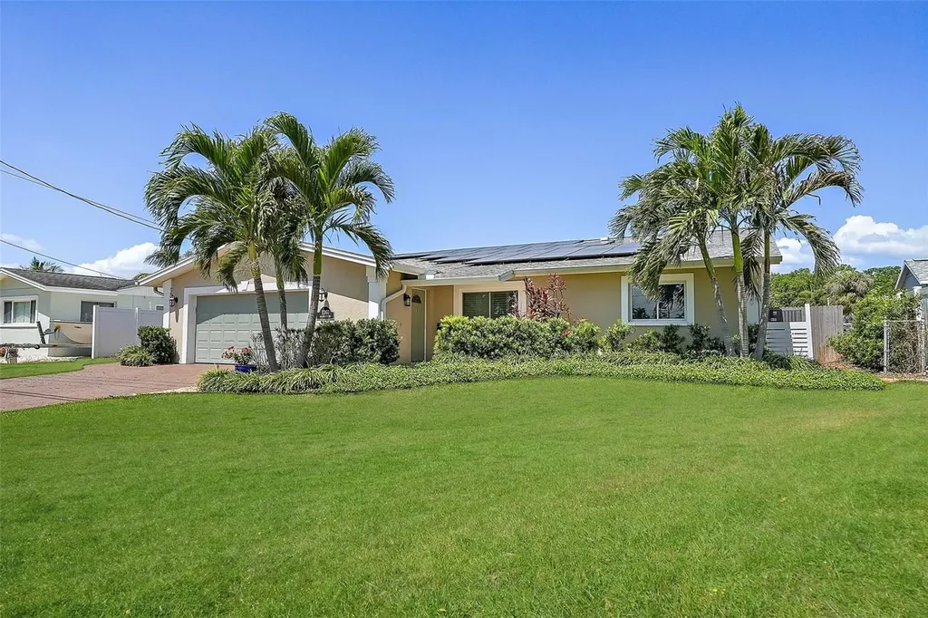 1361 46th Avenue NE St Petersburg FL 33703