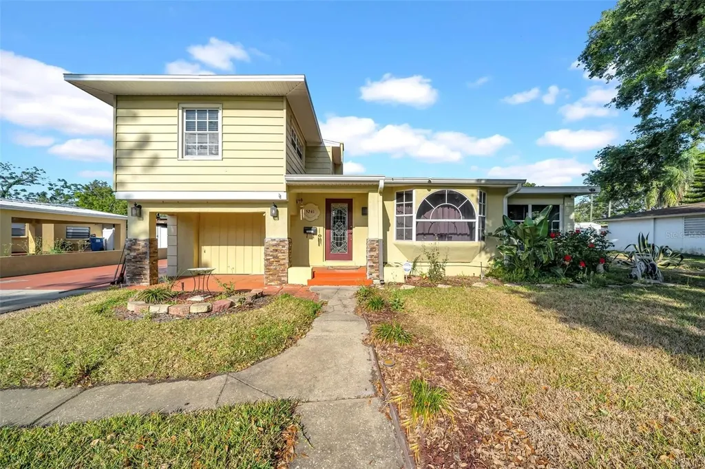 5241 4th Street S St Petersburg FL 33705