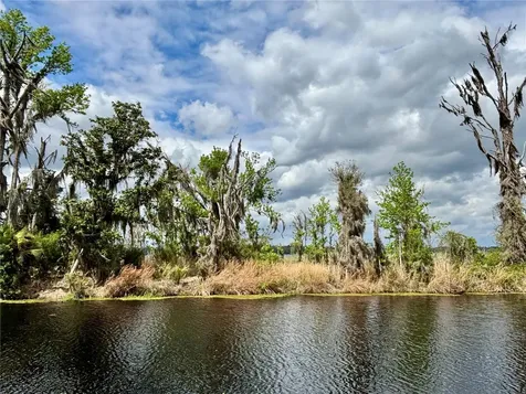 216 Little Orange Lake Drive Hawthorne FL 32640