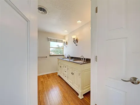 202 South Drive Englewood FL 34223