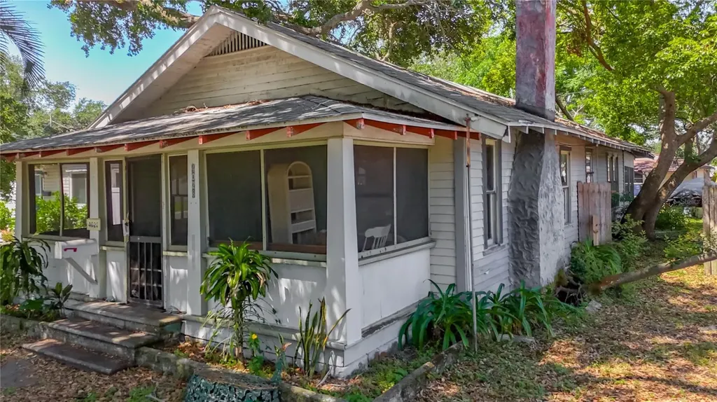 4028 18th Street N St Petersburg FL 33714