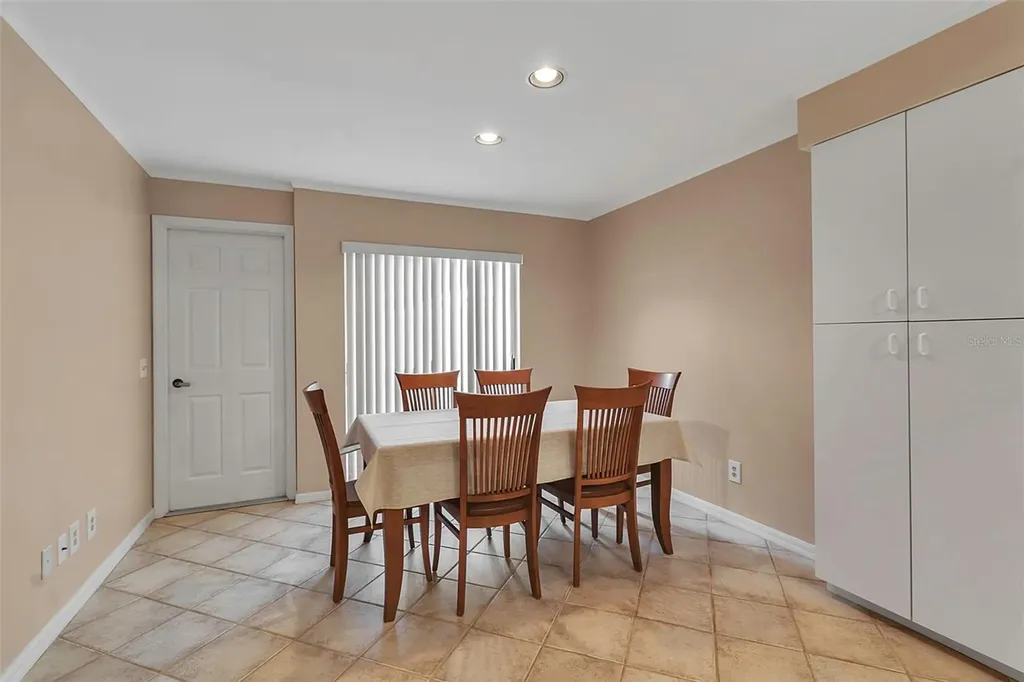 7309 Regina Royale Boulevard Sarasota FL 34238