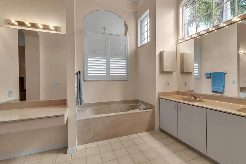 7309 Regina Royale Boulevard Sarasota FL 34238