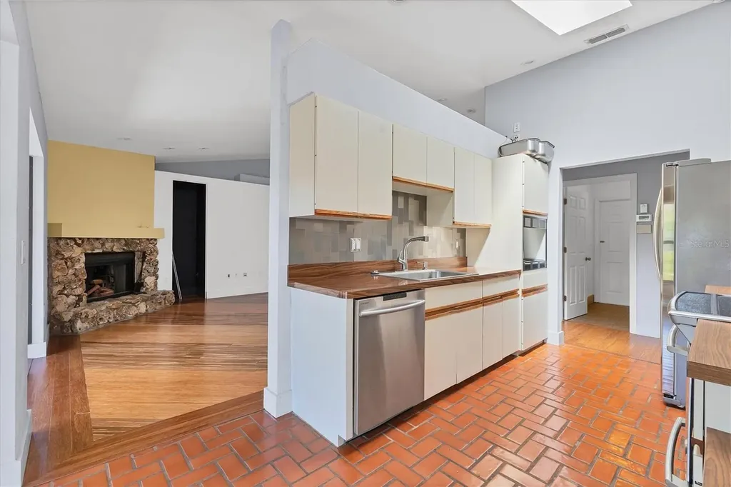 480 58th Street Sarasota FL 34243