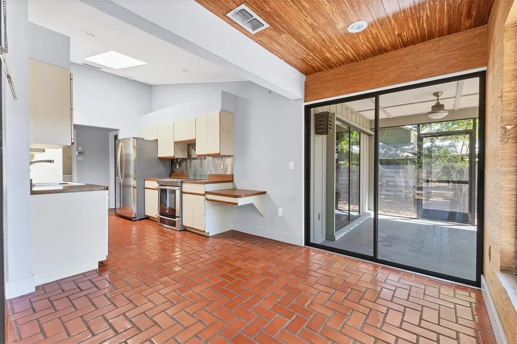 480 58th Street Sarasota FL 34243