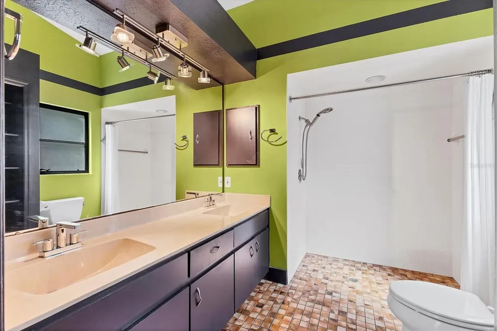 480 58th Street Sarasota FL 34243