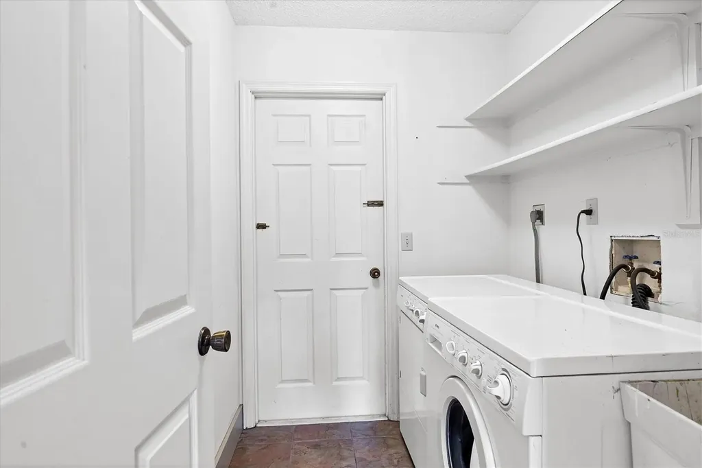 480 58th Street Sarasota FL 34243