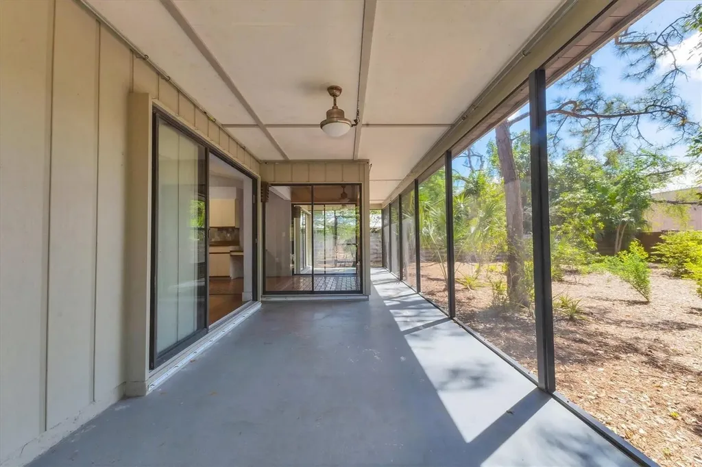 480 58th Street Sarasota FL 34243