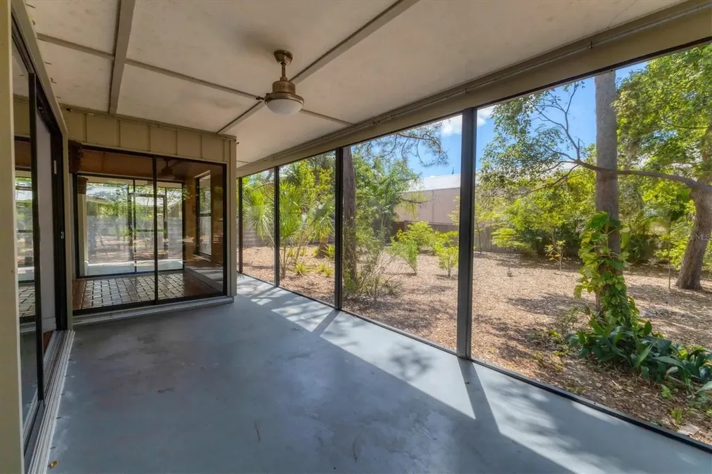 480 58th Street Sarasota FL 34243