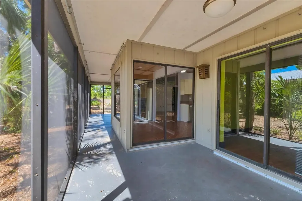480 58th Street Sarasota FL 34243