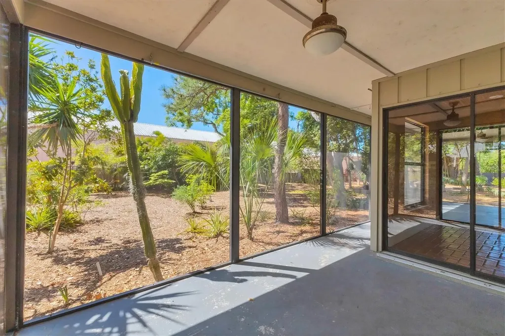 480 58th Street Sarasota FL 34243