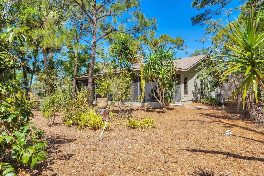 480 58th Street Sarasota FL 34243