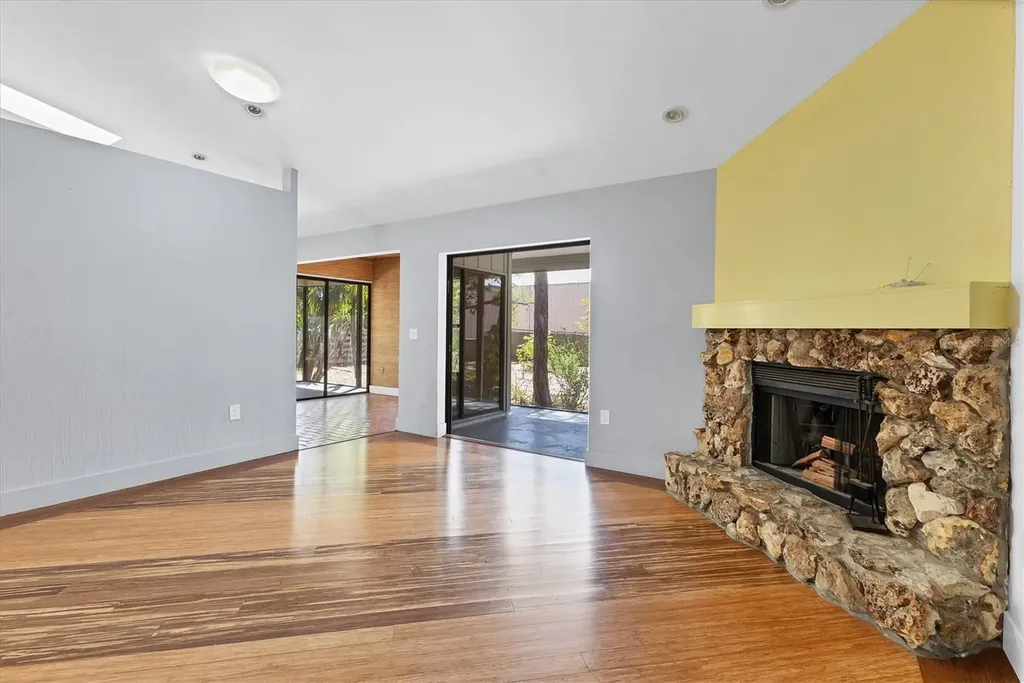 480 58th Street Sarasota FL 34243
