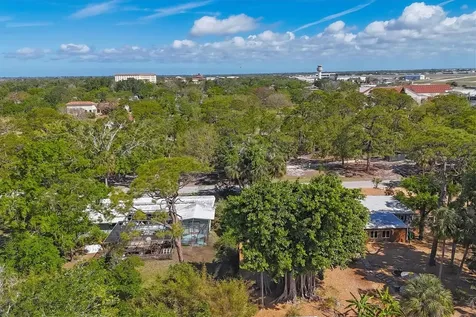 480 58th Street Sarasota FL 34243