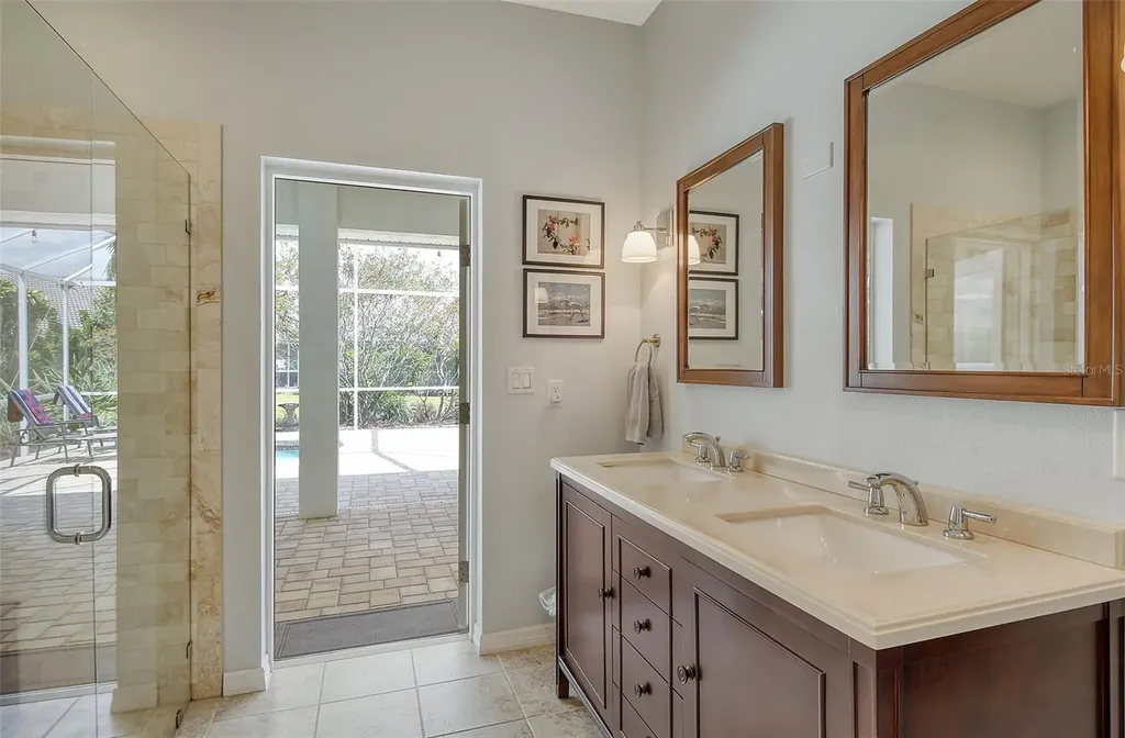 4444 Highland Oaks Circle Sarasota FL 34235