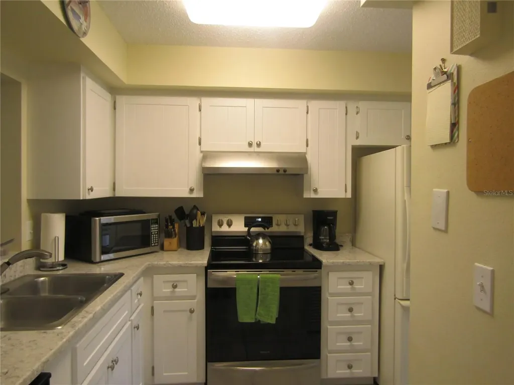 7008 W Country Club Drive N Sarasota FL 34243