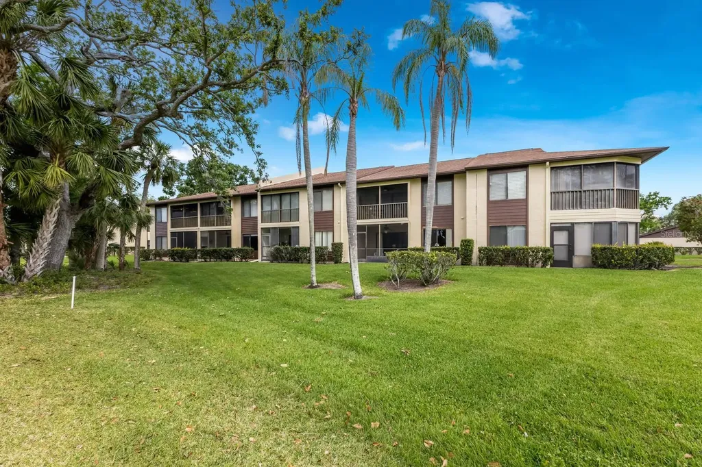 5729 Avista Drive Sarasota FL 34243