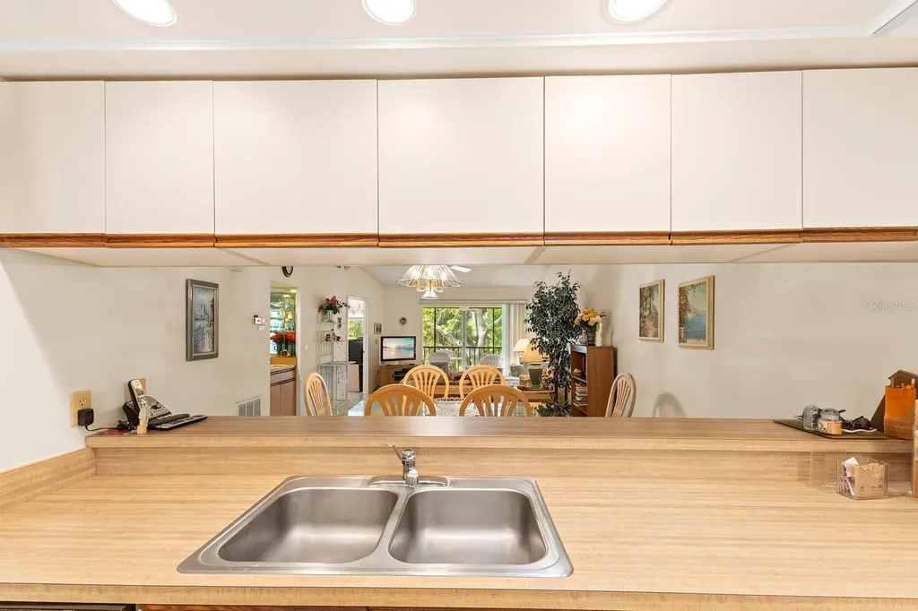 5729 Avista Drive Sarasota FL 34243