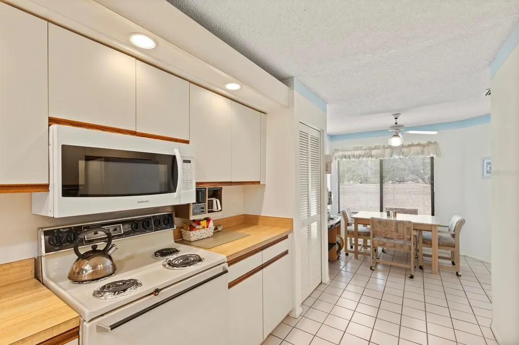 5729 Avista Drive Sarasota FL 34243